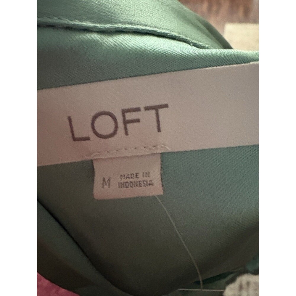 Loft Women’s Satin Wide Cuffed Utility Shirt‎ size Medium M NWT Green - Picture 5 of 8
